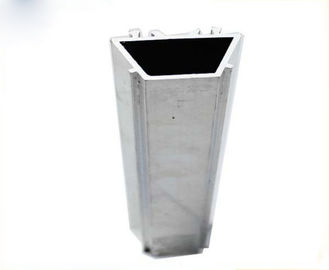 T a formé la longueur en aluminium de profils d'extrusion de radiateur adaptée aux besoins du client pour le mur rideau