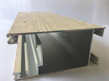 Les profils en aluminium de finition du bois légère de qualité ont expulsé le tube en aluminium pour la fenêtre et le cadre de porte